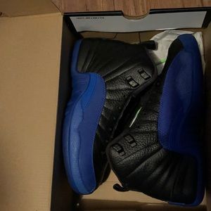 Game Royal Jordan 12s ( Grade School )
